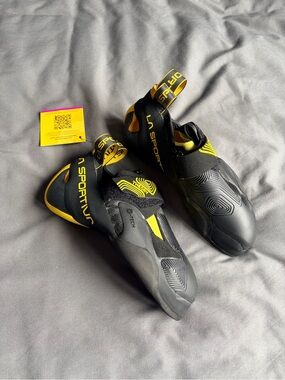 La Sportiva Theory Climbing Shoes - EUR 39 - New in Box